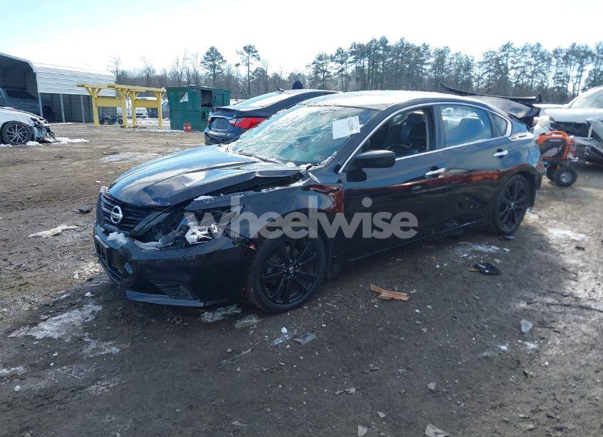 Photo 2 of 2018 Nissan Altima 2.5 SR (VIN 1N4AL3AP6JC476414)