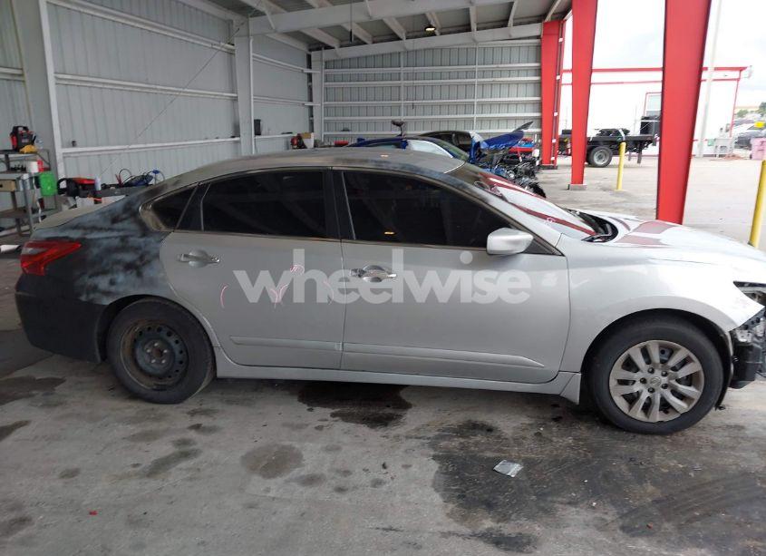 Photo 14 of 2018 Nissan Altima 2.5 S (VIN 1N4AL3AP6JC479975)