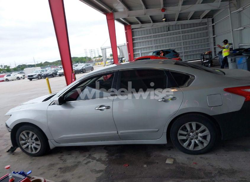 Photo 15 of 2018 Nissan Altima 2.5 S (VIN 1N4AL3AP6JC479975)