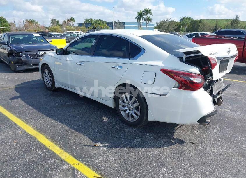 Photo 3 of 2018 Nissan Altima 2.5 S (VIN 1N4AL3AP6JC480169)