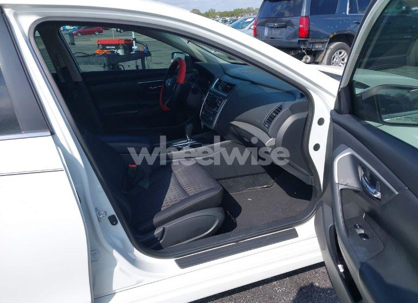 Photo 5 of 2018 Nissan Altima 2.5 S (VIN 1N4AL3AP6JC480169)