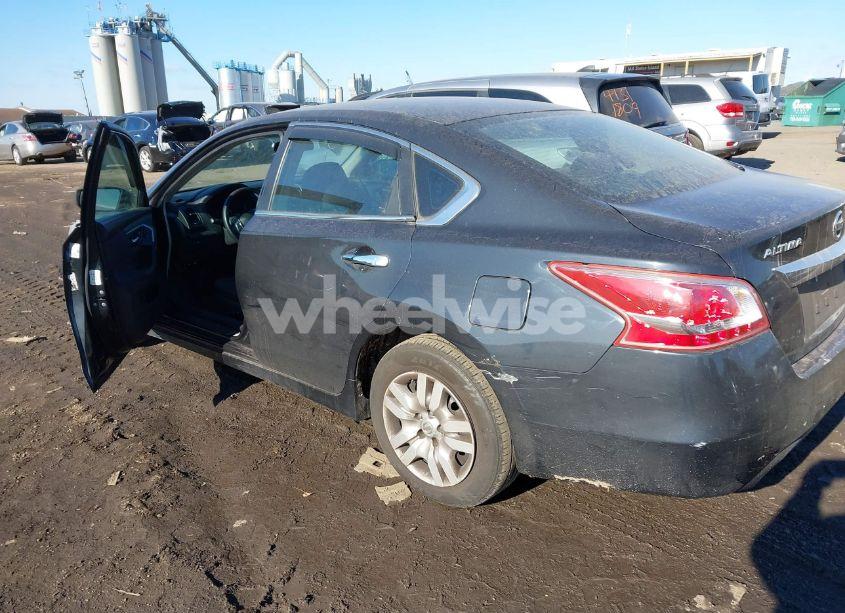 Photo 3 of 2013 Nissan Altima 2.5 S (VIN 1N4AL3AP7DC192875)
