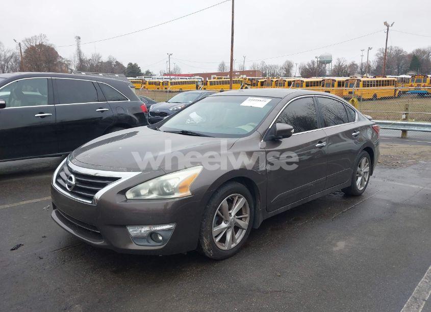 Photo 2 of 2013 Nissan Altima 2.5 SV (VIN 1N4AL3AP7DC207164)