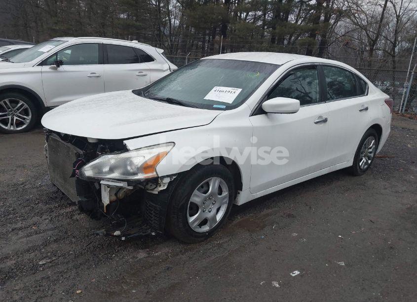 Photo 2 of 2013 Nissan Altima 2.5 S (VIN 1N4AL3AP7DC210453)
