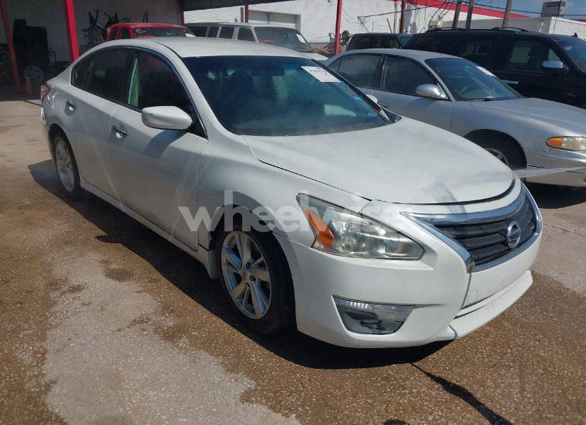 2013 Nissan Altima 2.5 SV (VIN 1N4AL3AP7DC288943) main photo