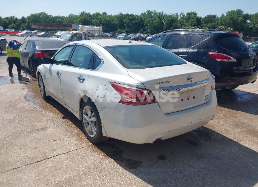 Photo 3 of 2013 Nissan Altima 2.5 SV (VIN 1N4AL3AP7DC288943)