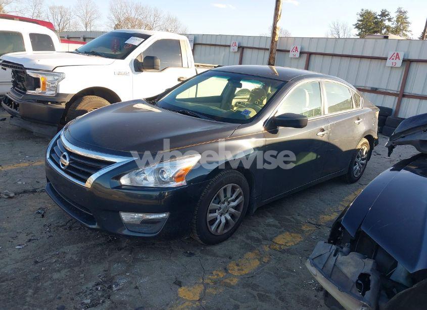 Photo 2 of 2013 Nissan Altima 2.5 S (VIN 1N4AL3AP7DN442975)