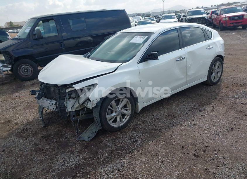 Photo 2 of 2013 Nissan Altima 2.5 SV (VIN 1N4AL3AP7DN474731)