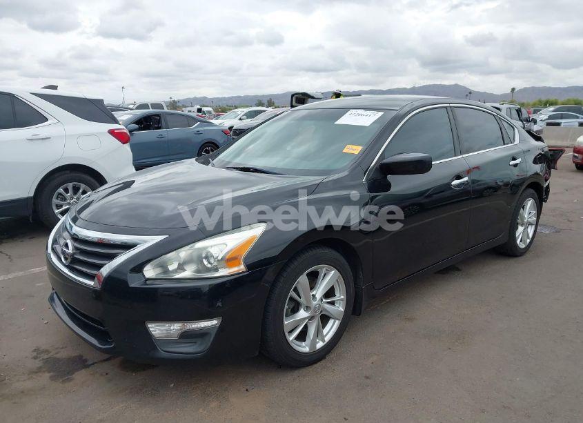 Photo 2 of 2013 Nissan Altima 2.5 SV (VIN 1N4AL3AP7DN484739)