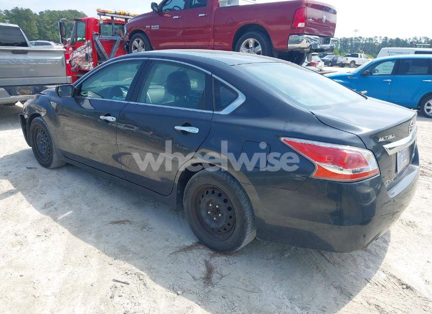 Photo 3 of 2013 Nissan Altima 2.5 S (VIN 1N4AL3AP7DN504679)