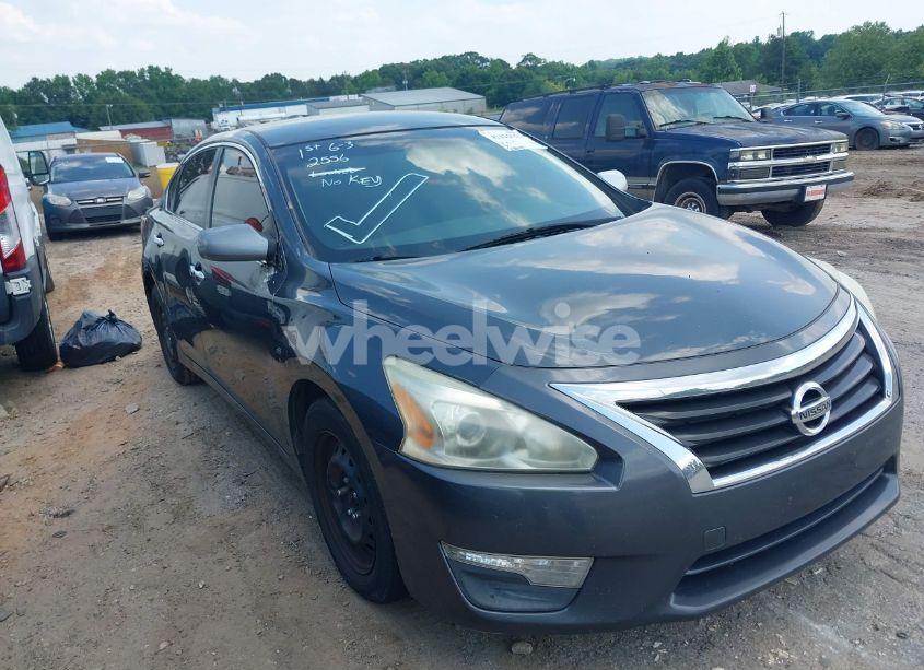 2013 Nissan Altima 2.5 S (VIN 1N4AL3AP7DN582590) main photo