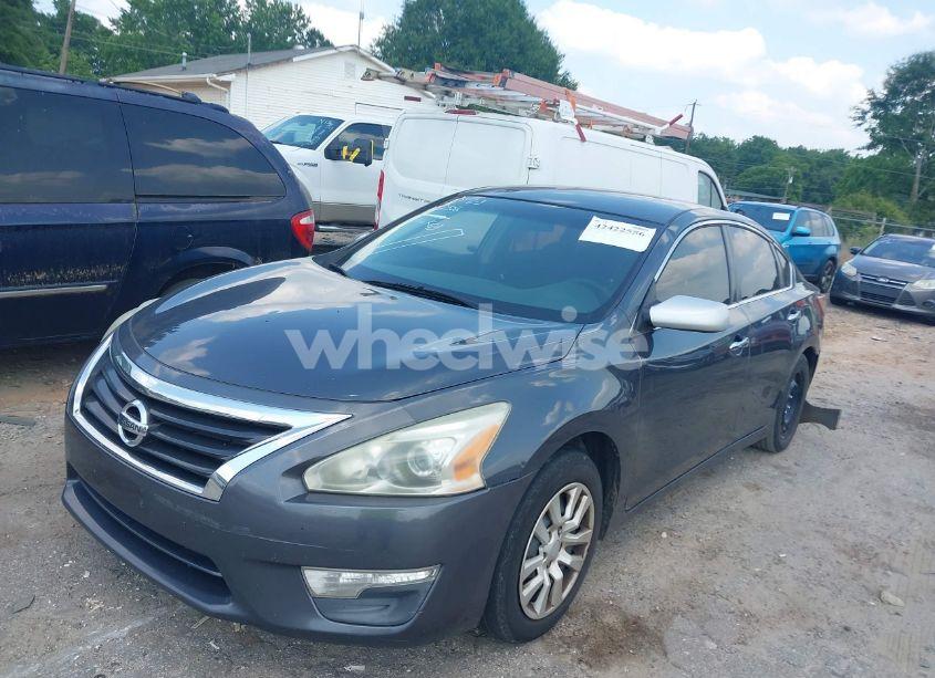 Photo 2 of 2013 Nissan Altima 2.5 S (VIN 1N4AL3AP7DN582590)