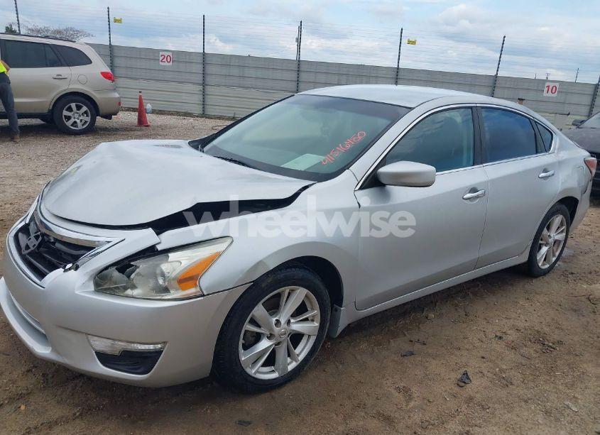 Photo 2 of 2014 Nissan Altima 2.5 SV (VIN 1N4AL3AP7EC157061)