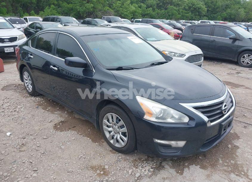 2014 Nissan Altima 2.5 S (VIN 1N4AL3AP7EN236735) main photo