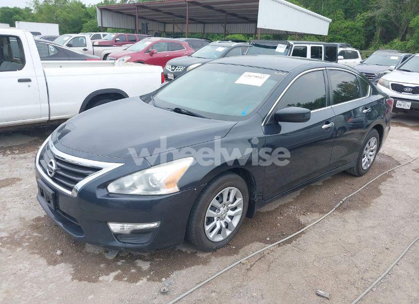 Photo 2 of 2014 Nissan Altima 2.5 S (VIN 1N4AL3AP7EN236735)