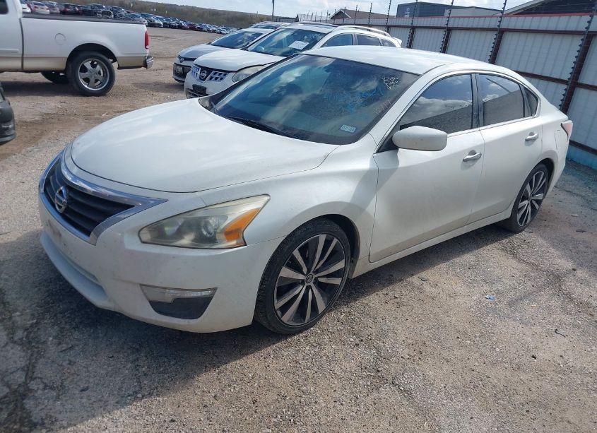 Photo 2 of 2014 Nissan Altima 2.5 S (VIN 1N4AL3AP7EN341016)