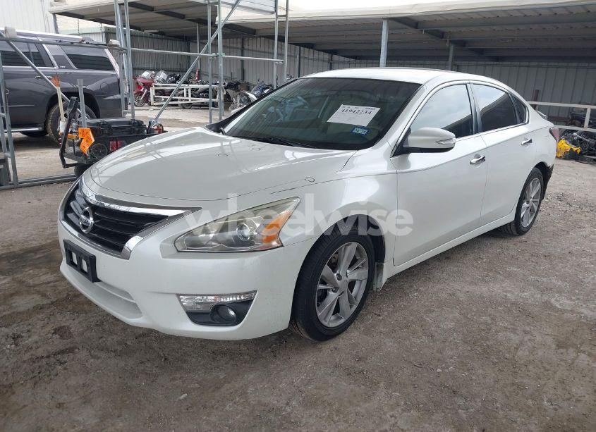 Photo 2 of 2015 Nissan Altima 2.5 SV (VIN 1N4AL3AP7FC134199)