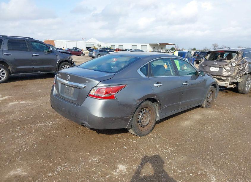 Photo 4 of 2015 Nissan Altima 2.5 S (VIN 1N4AL3AP7FC138642)