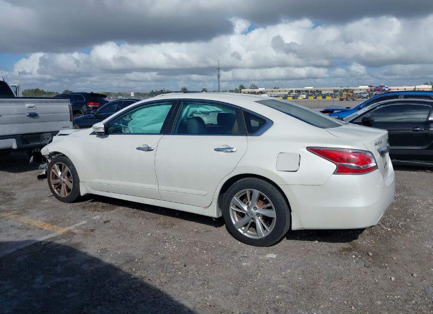 Photo 15 of 2015 Nissan Altima 2.5 SL (VIN 1N4AL3AP7FC151553)