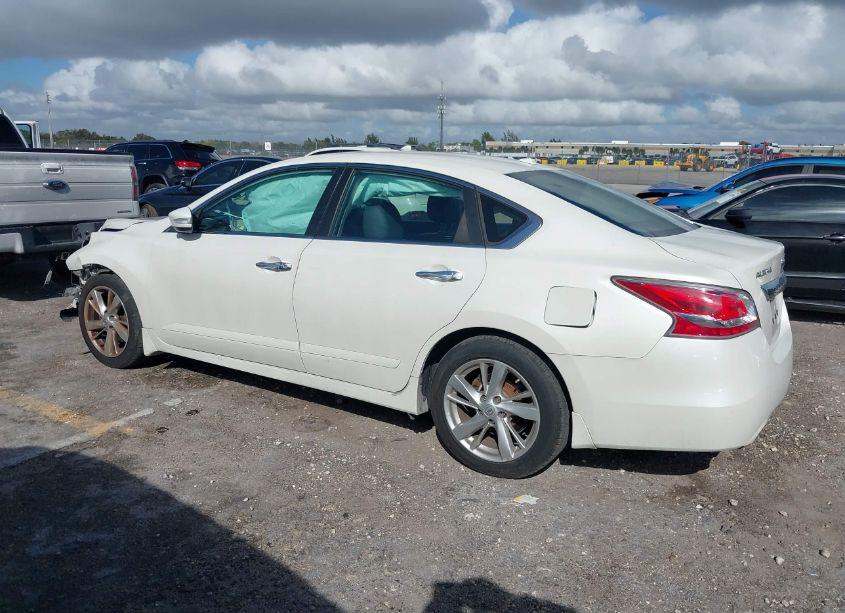 Photo 3 of 2015 Nissan Altima 2.5 SL (VIN 1N4AL3AP7FC151553)
