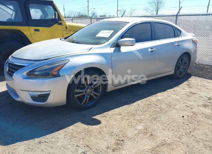 Photo 2 of 2015 Nissan Altima 2.5/2.5 S/2.5 SL/2.5 SV (VIN 1N4AL3AP7FC167641)