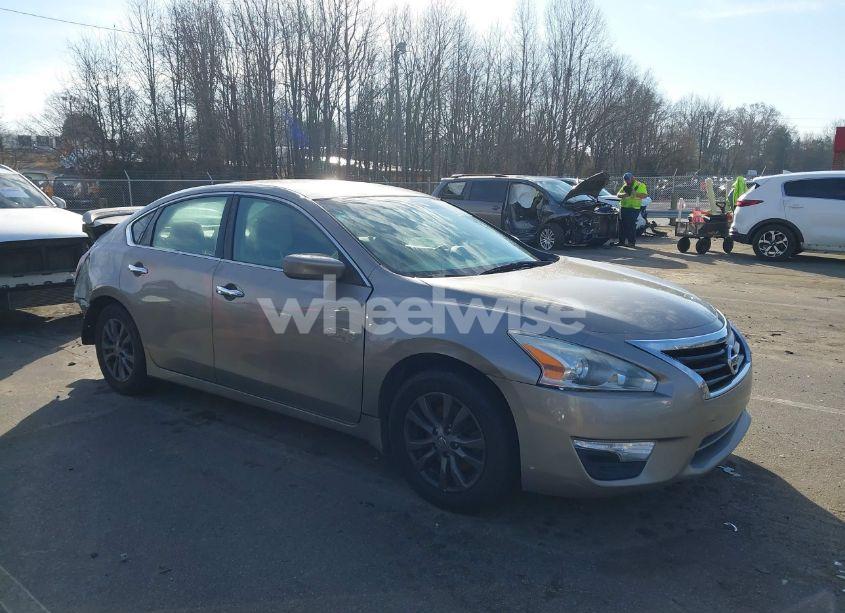 2015 Nissan Altima 2.5 S (VIN 1N4AL3AP7FC211265) main photo