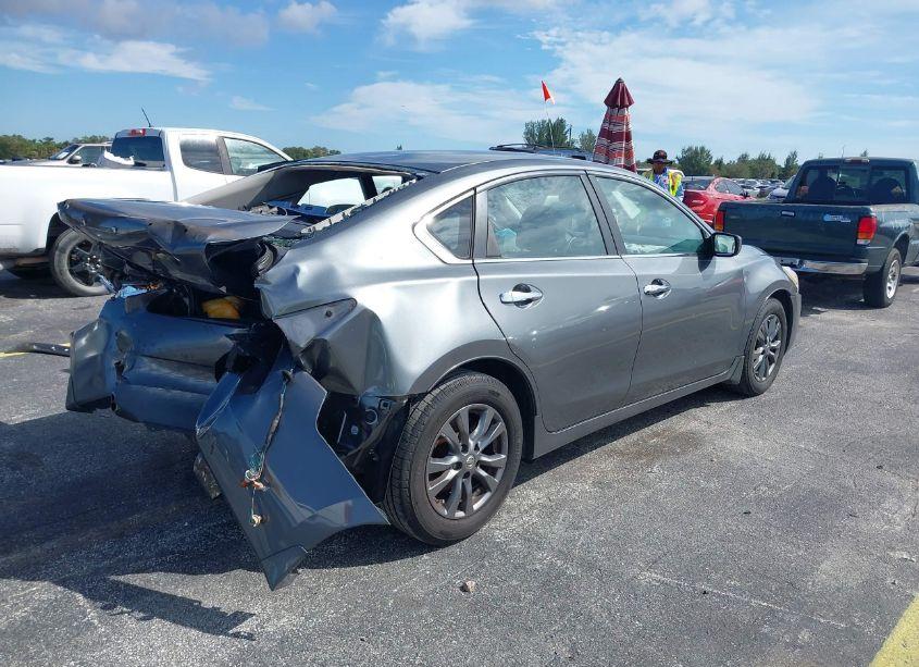 Photo 4 of 2015 Nissan Altima 2.5 S (VIN 1N4AL3AP7FC254987)