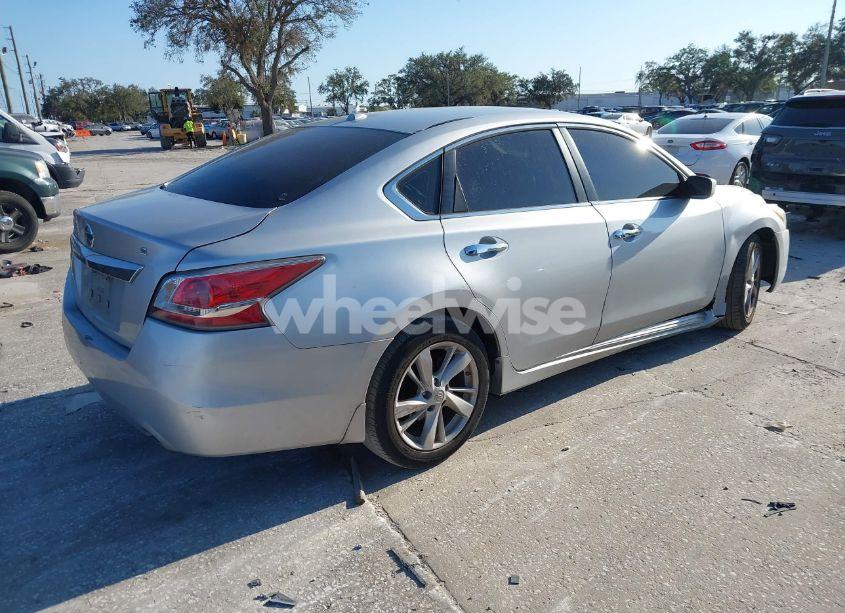Photo 4 of 2015 Nissan Altima 2.5/2.5 S/2.5 SL/2.5 SV (VIN 1N4AL3AP7FC272230)