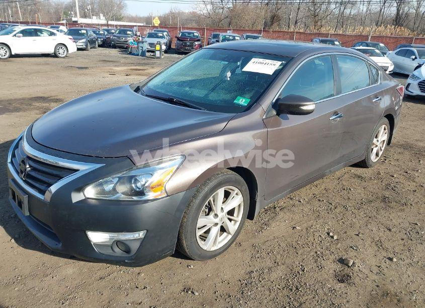 Photo 2 of 2015 Nissan Altima 2.5 SV (VIN 1N4AL3AP7FC272776)