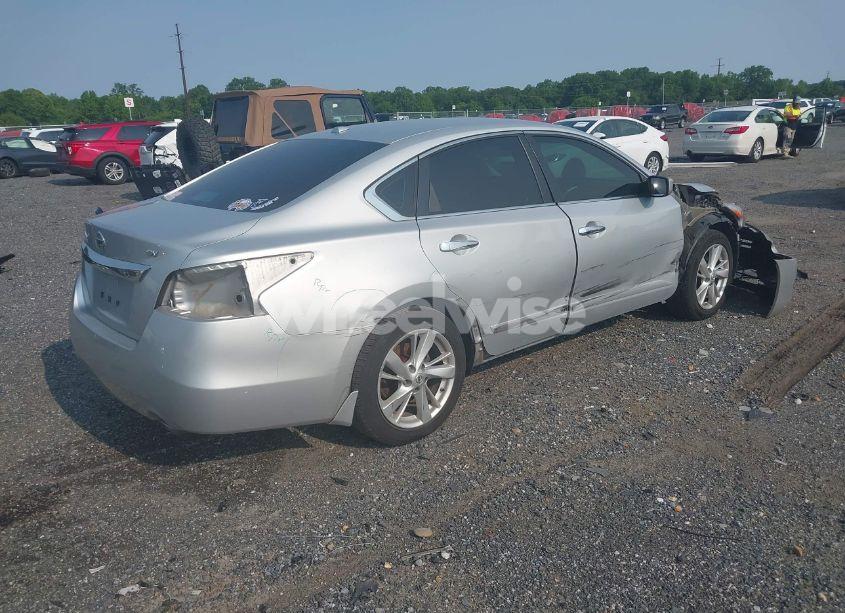 Photo 4 of 2015 Nissan Altima 2.5 SV (VIN 1N4AL3AP7FC274303)