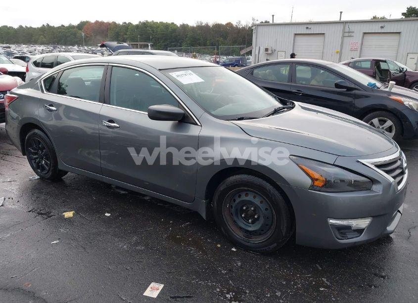 2015 Nissan Altima 2.5 S (VIN 1N4AL3AP7FC284068) main photo