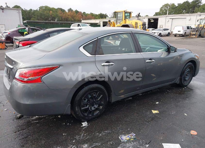 Photo 4 of 2015 Nissan Altima 2.5 S (VIN 1N4AL3AP7FC284068)