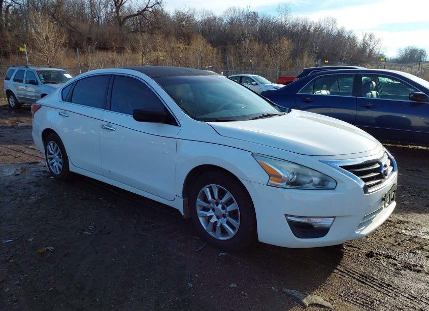 2015 Nissan Altima 2.5 S (VIN 1N4AL3AP7FC285513) main photo