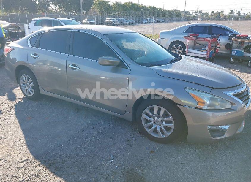 2015 Nissan Altima 2.5/2.5 S/2.5 SL/2.5 SV (VIN 1N4AL3AP7FC422613) main photo