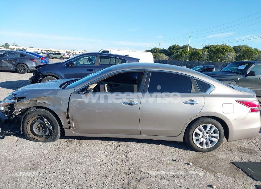 Photo 15 of 2015 Nissan Altima 2.5/2.5 S/2.5 SL/2.5 SV (VIN 1N4AL3AP7FC422613)