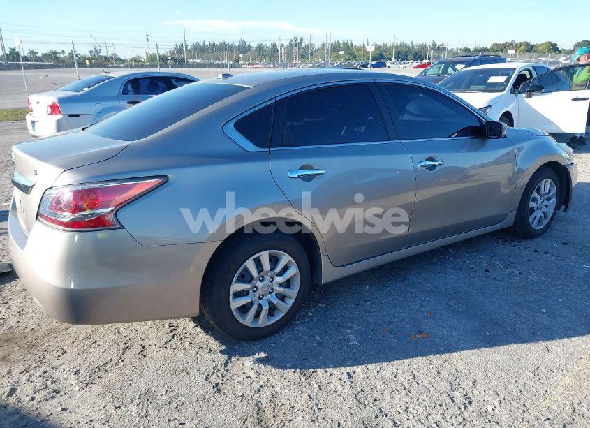 Photo 4 of 2015 Nissan Altima 2.5/2.5 S/2.5 SL/2.5 SV (VIN 1N4AL3AP7FC422613)