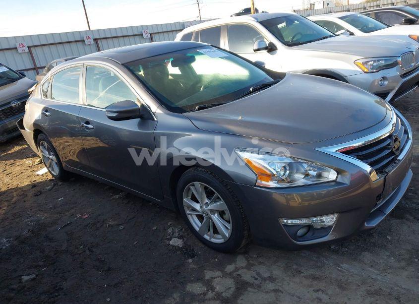 2015 Nissan Altima 2.5 SV (VIN 1N4AL3AP7FC438052) main photo