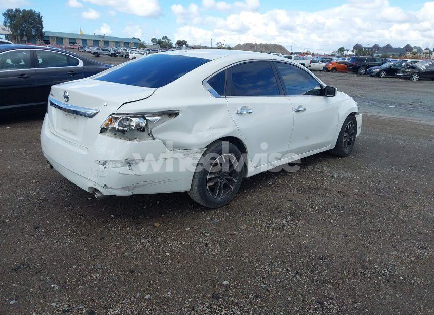 Photo 4 of 2015 Nissan Altima 2.5/2.5 S/2.5 SL/2.5 SV (VIN 1N4AL3AP7FC441128)