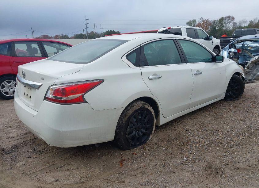 Photo 4 of 2015 Nissan Altima 2.5/2.5 S/2.5 SL/2.5 SV (VIN 1N4AL3AP7FC442960)