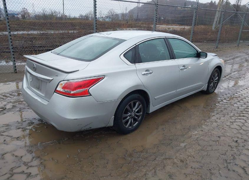 Photo 4 of 2015 Nissan Altima 2.5 S (VIN 1N4AL3AP7FC444496)
