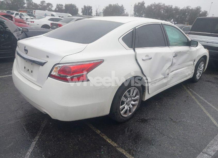 Photo 4 of 2015 Nissan Altima 2.5 S (VIN 1N4AL3AP7FC476798)