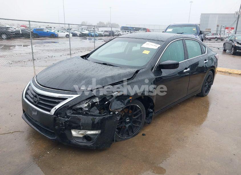 Photo 2 of 2015 Nissan Altima 2.5 SV (VIN 1N4AL3AP7FC477773)