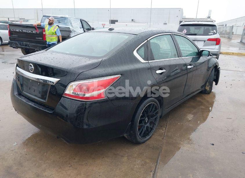 Photo 4 of 2015 Nissan Altima 2.5 SV (VIN 1N4AL3AP7FC477773)