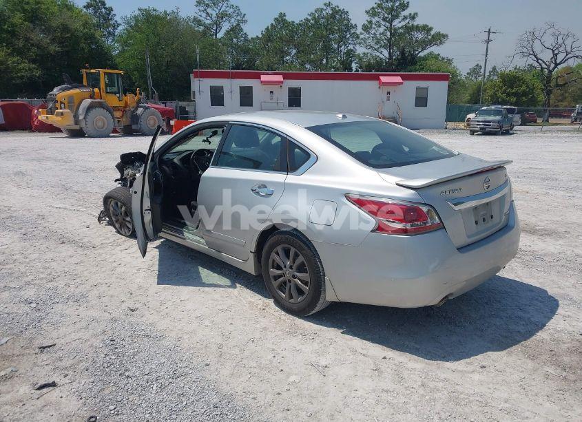 Photo 3 of 2015 Nissan Altima 2.5 S (VIN 1N4AL3AP7FC490197)