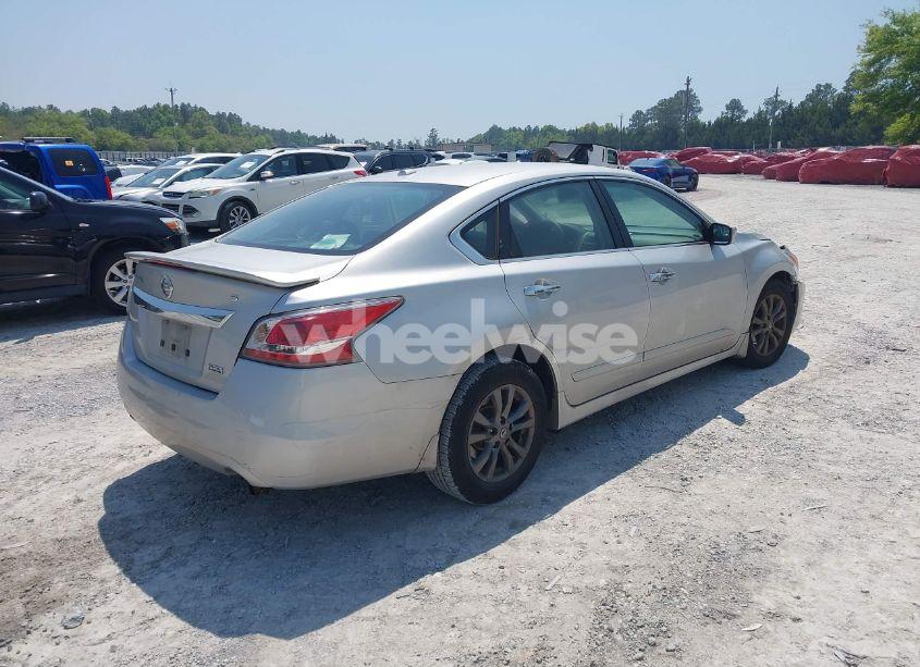 Photo 4 of 2015 Nissan Altima 2.5 S (VIN 1N4AL3AP7FC490197)