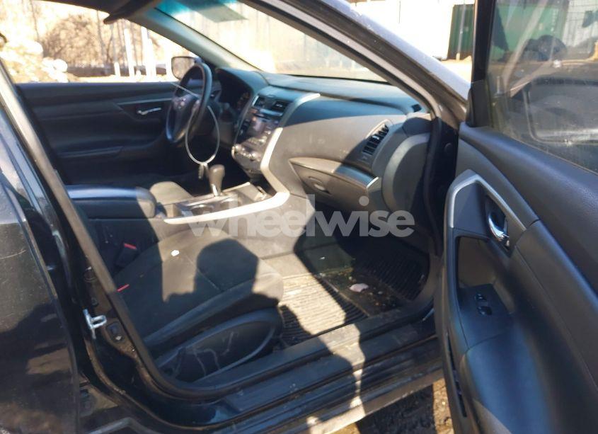 Photo 5 of 2015 Nissan Altima 2.5 SV (VIN 1N4AL3AP7FC568753)