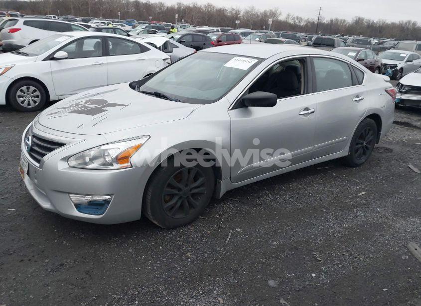 Photo 2 of 2015 Nissan Altima 2.5 S (VIN 1N4AL3AP7FC576724)