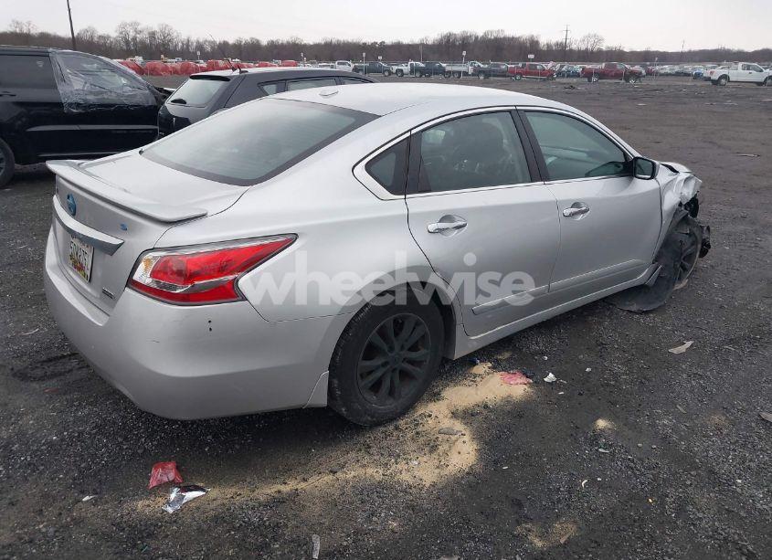 Photo 4 of 2015 Nissan Altima 2.5 S (VIN 1N4AL3AP7FC576724)