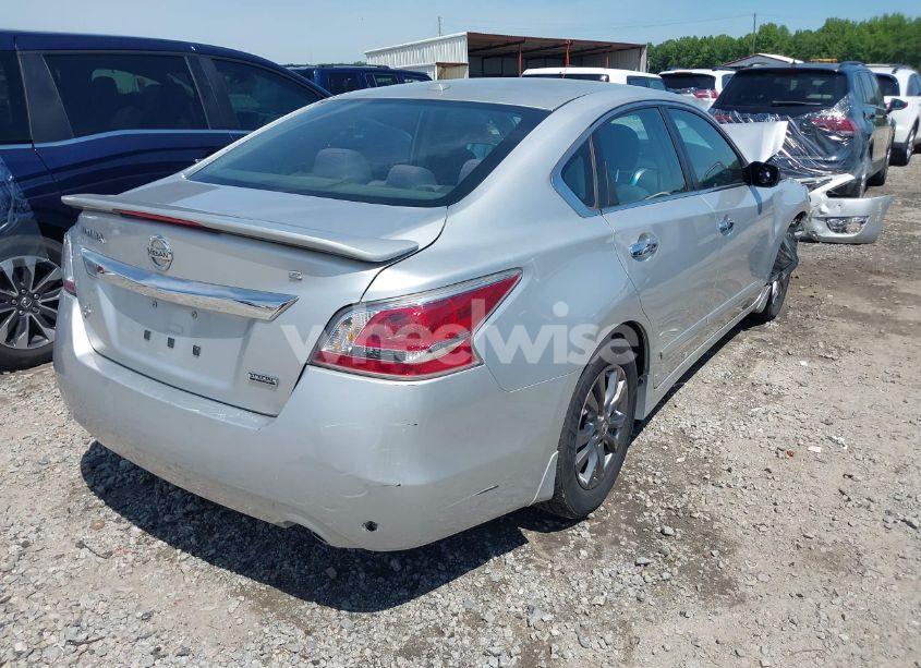 Photo 4 of 2015 Nissan Altima 2.5 S (VIN 1N4AL3AP7FC581552)