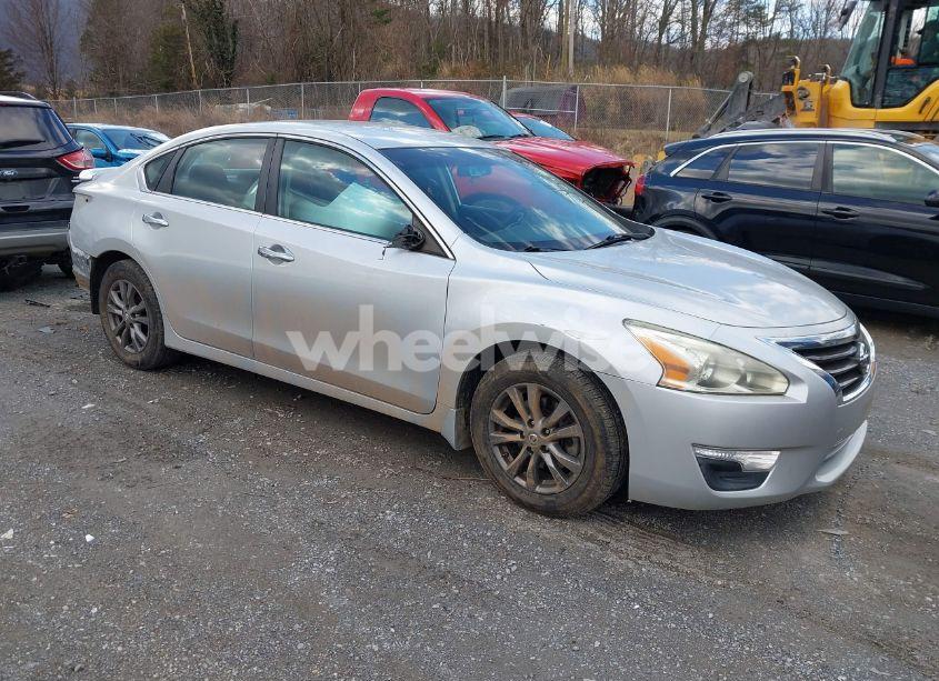 2015 Nissan Altima 2.5 S (VIN 1N4AL3AP7FC585634) main photo